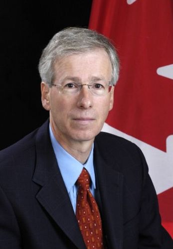 图：加拿大外交部长斯蒂文•迪翁（Stephane Dion）表达对迫害法轮功的关注。